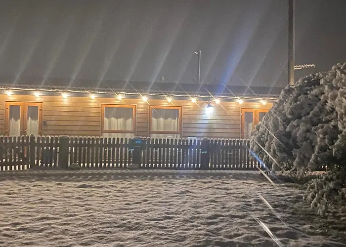 Fairview Farm Holiday Accommodation 14 Luxury Lodges, Cabins, Dog Friendly, Suitable For Couples, Families And Groups, Wedding Guests , Corporate Events, Sleeps 2-65 Guests In Ravenshead, Nottingham Near Sherwood Forest, Set In 88 Acres