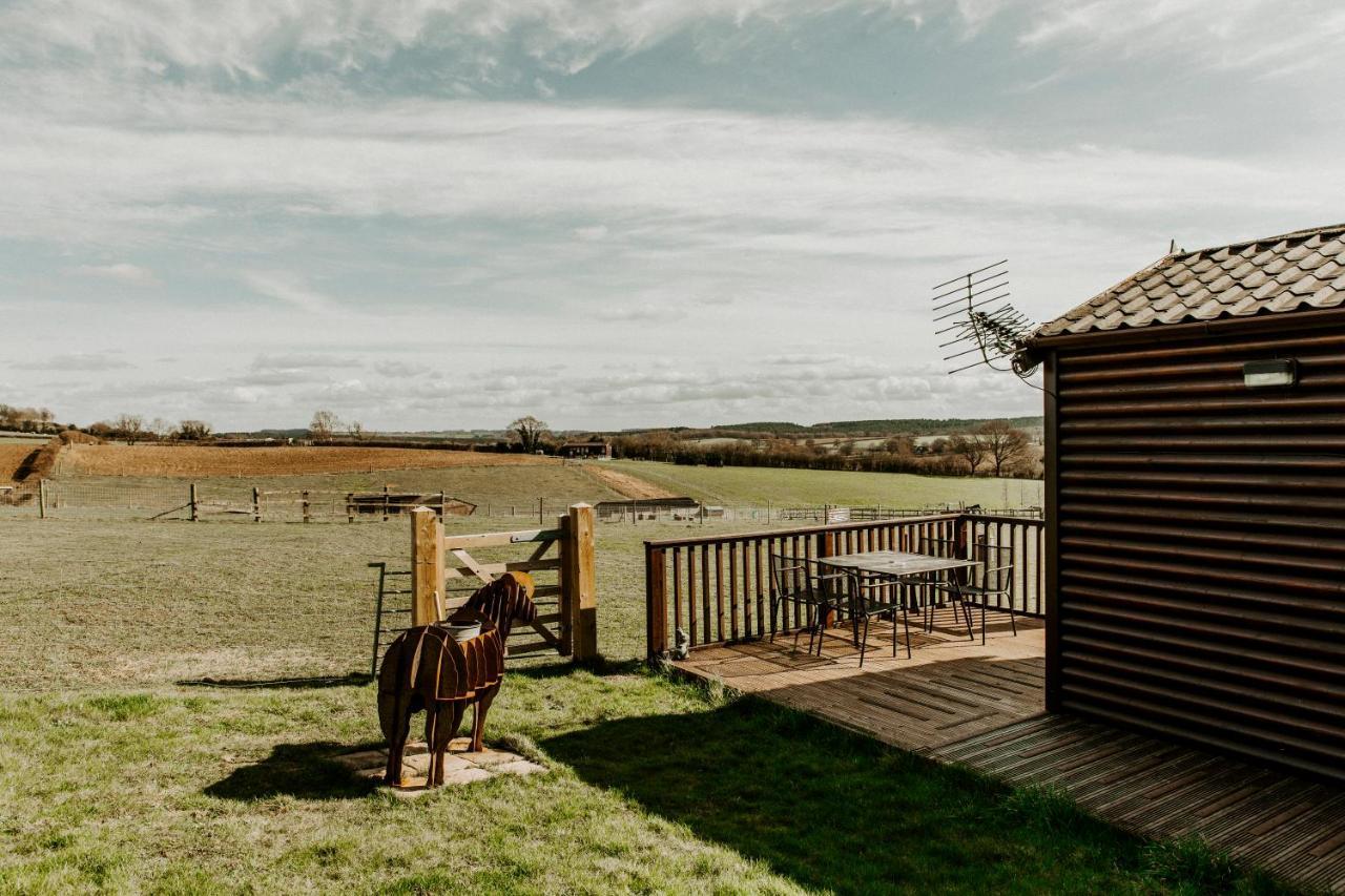 Fairview Farm 14 Luxury Lodges, Cabins, Dog Friendly, Suitable For Couples, Families And Groups, Wedding Guests , Corporate Events, Sleeps 2-65 Guests In Ravenshead, Near Sherwood Forest, Set In 88 Acres
