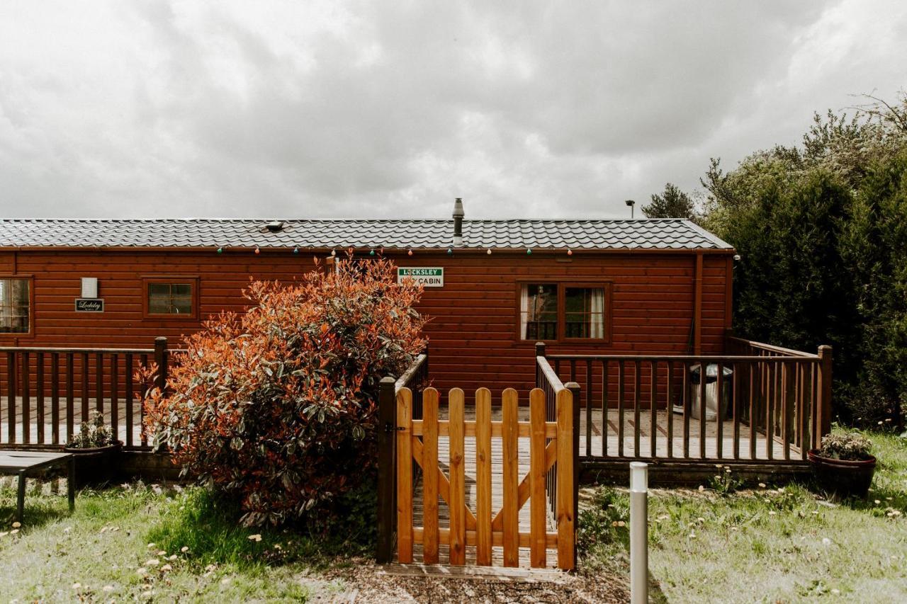 Chalet Fairview Farm 14 Luxury Lodges, Cabins, Dog Friendly, Suitable For Couples, Families And Groups, Wedding Guests , Corporate Events, Sleeps 2-65 Guests In Ravenshead, Near Sherwood Forest, Set In 88 Acres
