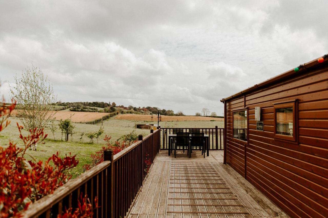 Fairview Farm 14 Luxury Lodges, Cabins, Dog Friendly, Suitable For Couples, Families And Groups, Wedding Guests , Corporate Events, Sleeps 2-65 Guests In Ravenshead, Near Sherwood Forest, Set In 88 Acres Chalet
