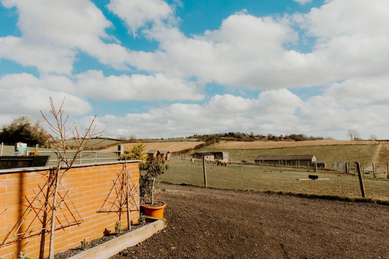 Fairview Farm 14 Luxury Lodges, Cabins, Dog Friendly, Suitable For Couples, Families And Groups, Wedding Guests , Corporate Events, Sleeps 2-65 Guests In Ravenshead, Near Sherwood Forest, Set In 88 Acres Chalet Nottingham