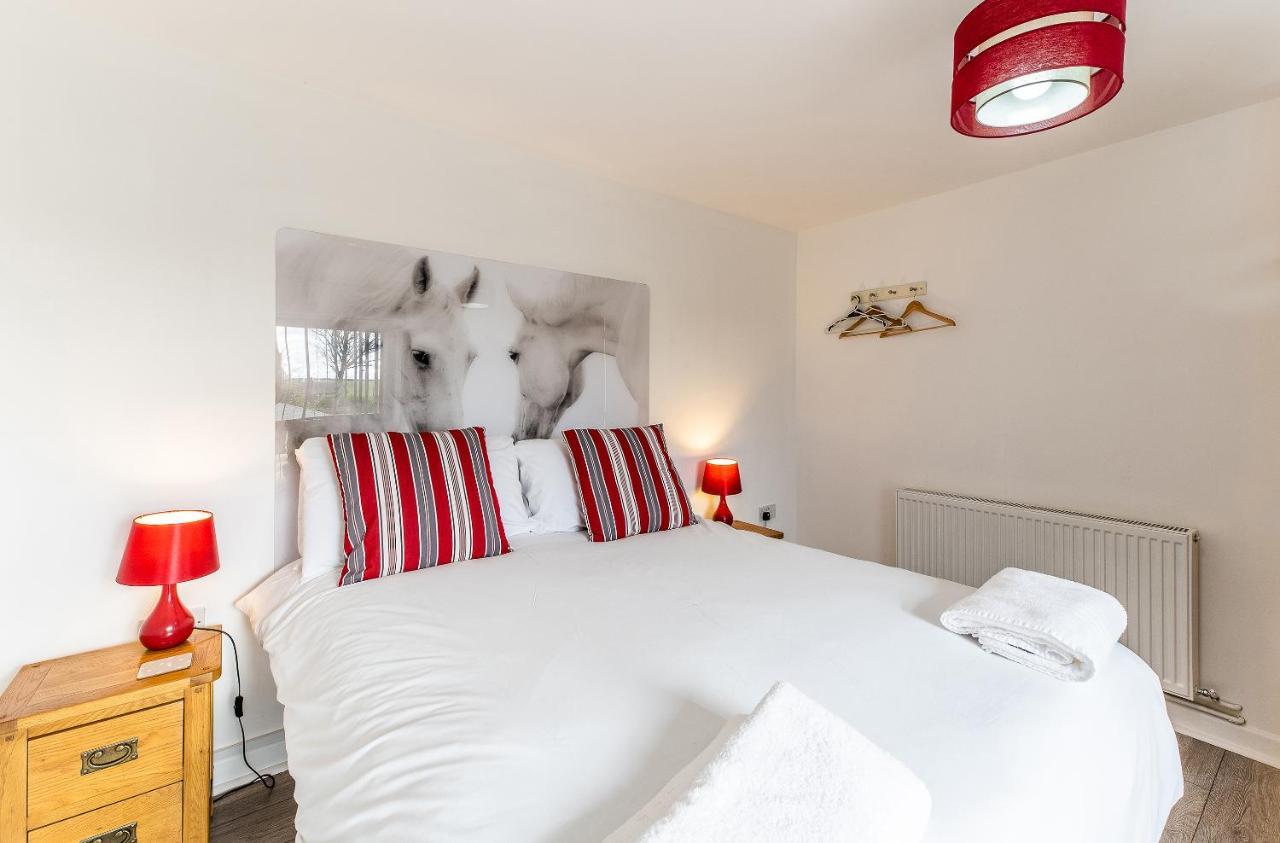 Fairview Farm 14 Luxury Lodges, Cabins, Dog Friendly, Suitable For Couples, Families And Groups, Wedding Guests , Corporate Events, Sleeps 2-65 Guests In Ravenshead, Near Sherwood Forest, Set In 88 Acres