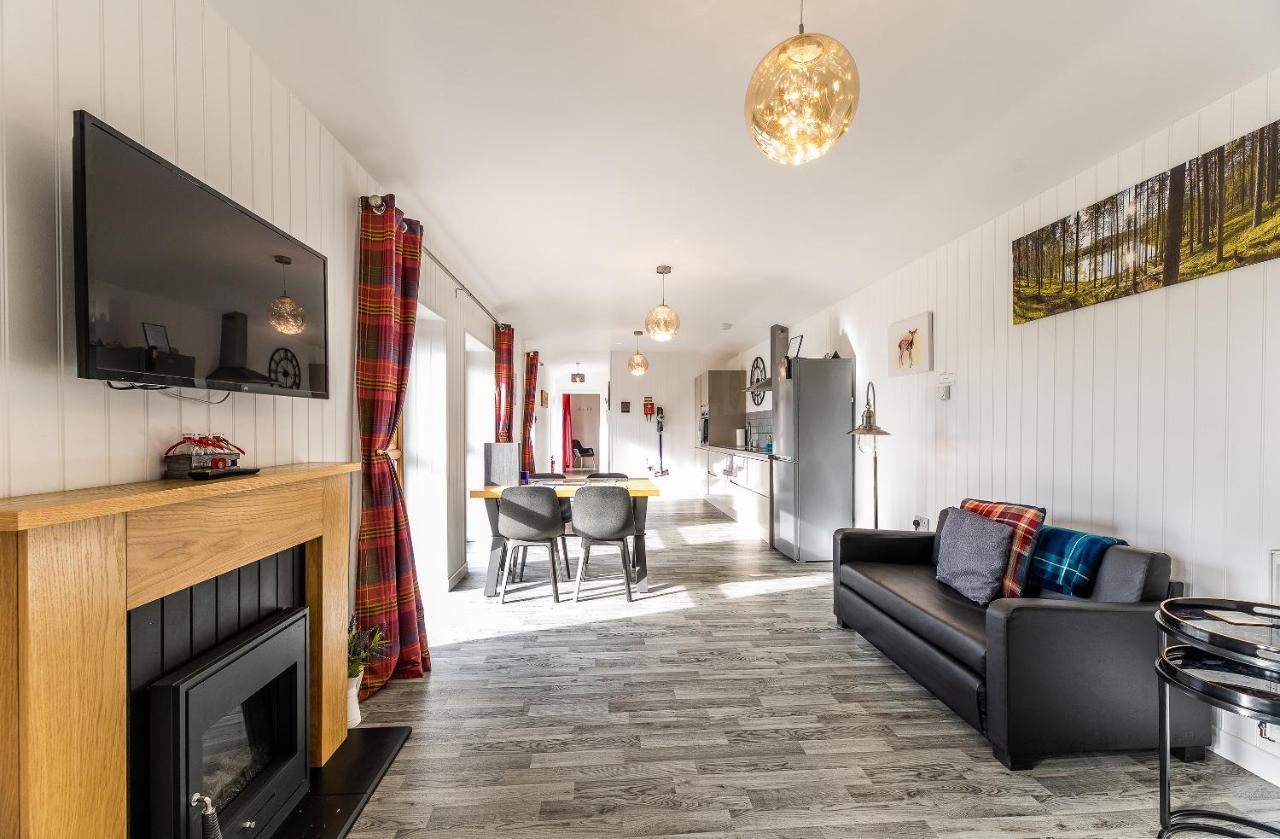 Chalet Fairview Farm 14 Luxury Lodges, Cabins, Dog Friendly, Suitable For Couples, Families And Groups, Wedding Guests , Corporate Events, Sleeps 2-65 Guests In Ravenshead, Near Sherwood Forest, Set In 88 Acres *