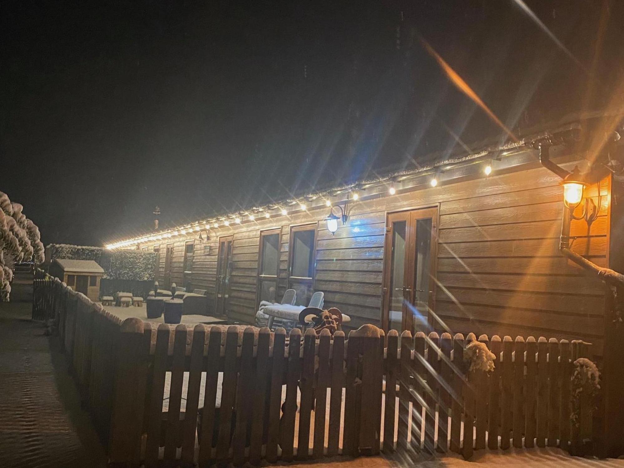 Fairview Farm 14 Luxury Lodges, Cabins, Dog Friendly, Suitable For Couples, Families And Groups, Wedding Guests , Corporate Events, Sleeps 2-65 Guests In Ravenshead, Near Sherwood Forest, Set In 88 Acres