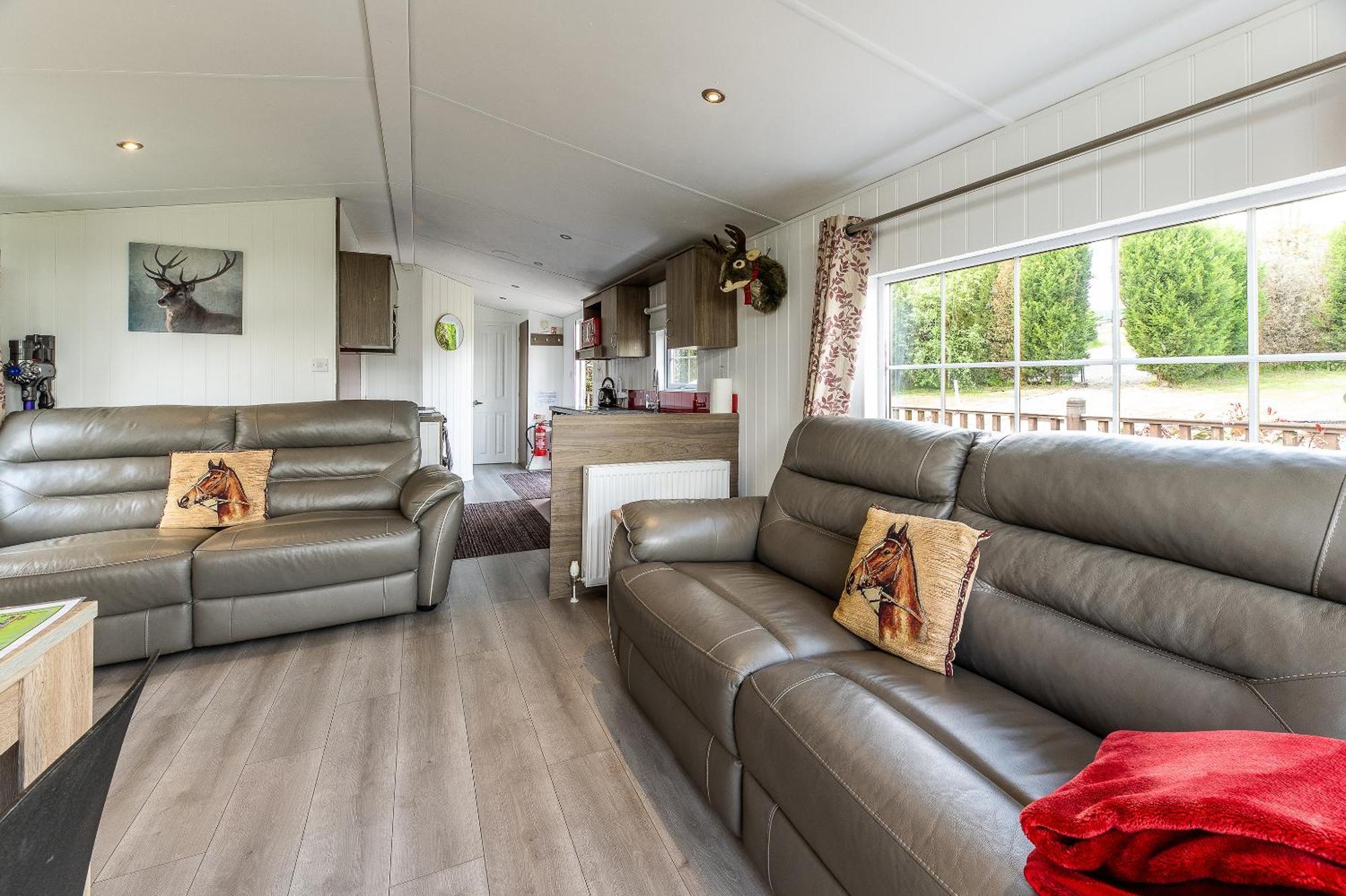 Fairview Farm 14 Luxury Lodges, Cabins, Dog Friendly, Suitable For Couples, Families And Groups, Wedding Guests , Corporate Events, Sleeps 2-65 Guests In Ravenshead, Near Sherwood Forest, Set In 88 Acres *