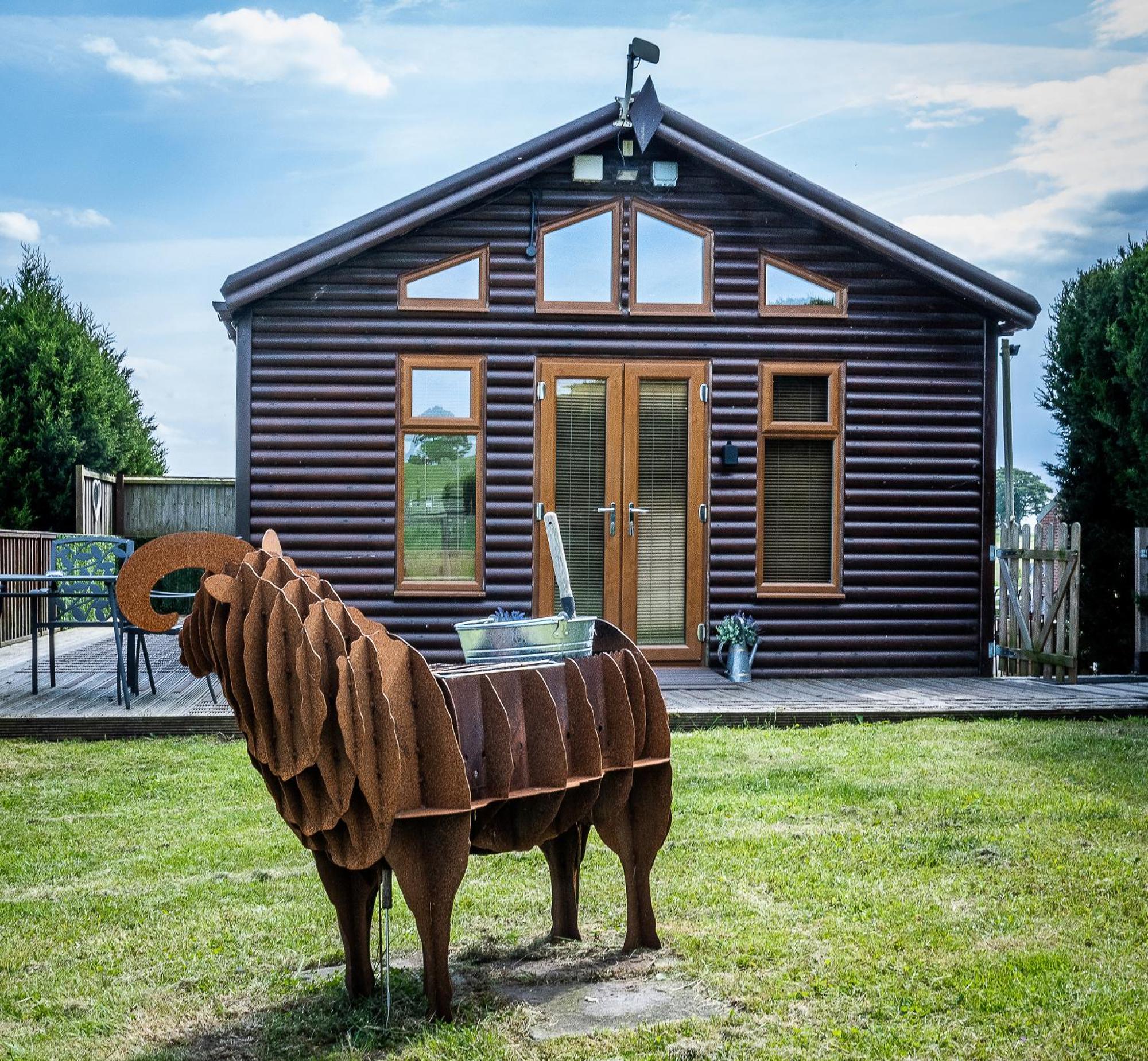 Fairview Farm 14 Luxury Lodges, Cabins, Dog Friendly, Suitable For Couples, Families And Groups, Wedding Guests , Corporate Events, Sleeps 2-65 Guests In Ravenshead, Near Sherwood Forest, Set In 88 Acres *