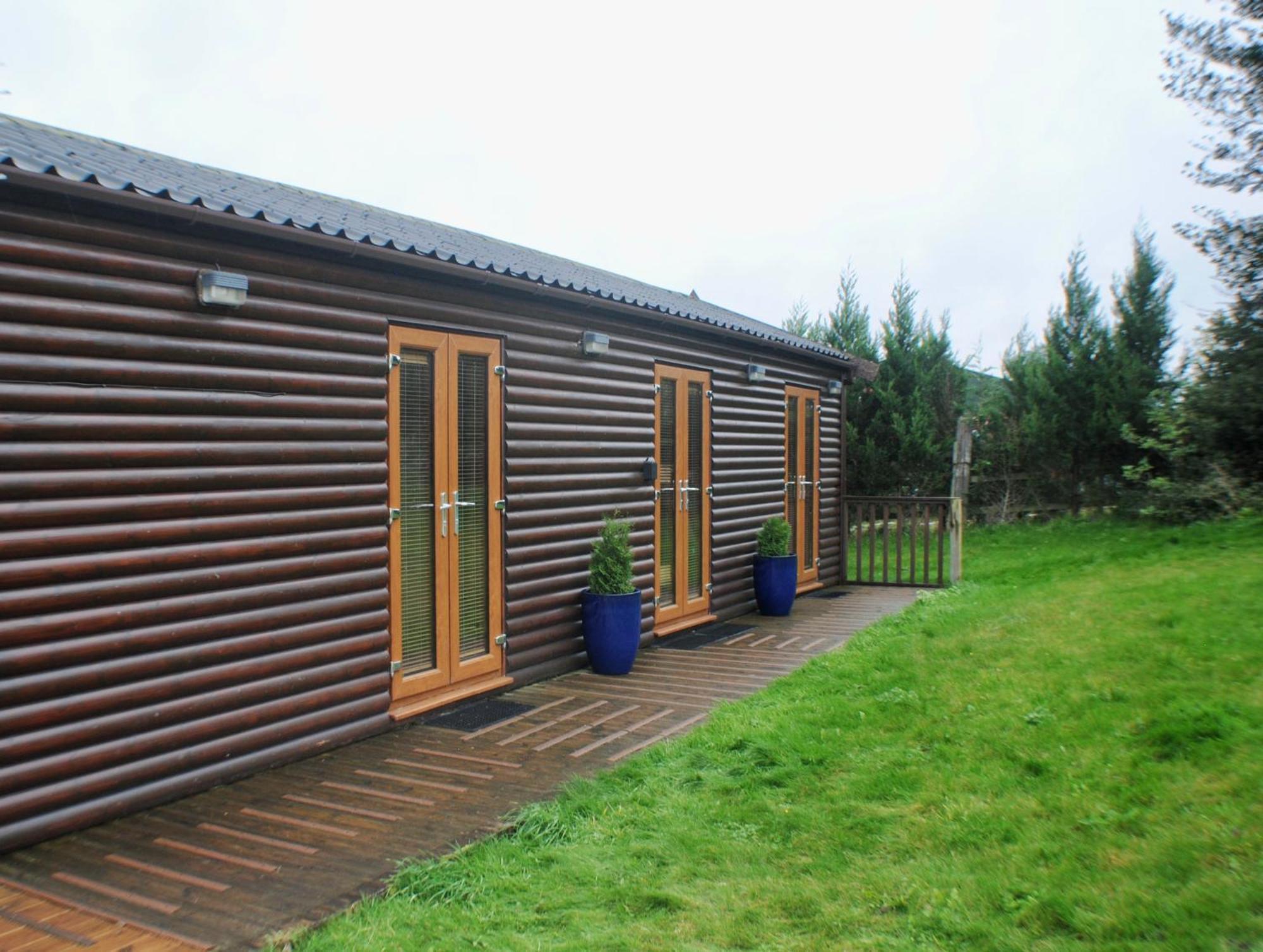 Fairview Farm 14 Luxury Lodges, Cabins, Dog Friendly, Suitable For Couples, Families And Groups, Wedding Guests , Corporate Events, Sleeps 2-65 Guests In Ravenshead, Near Sherwood Forest, Set In 88 Acres Chalet